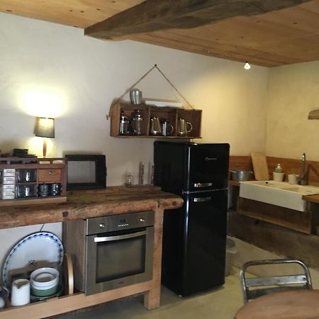 Suites De Campagne Les Eydieux, Petits Dejeuners Inclus Saint-Angel  Экстерьер фото