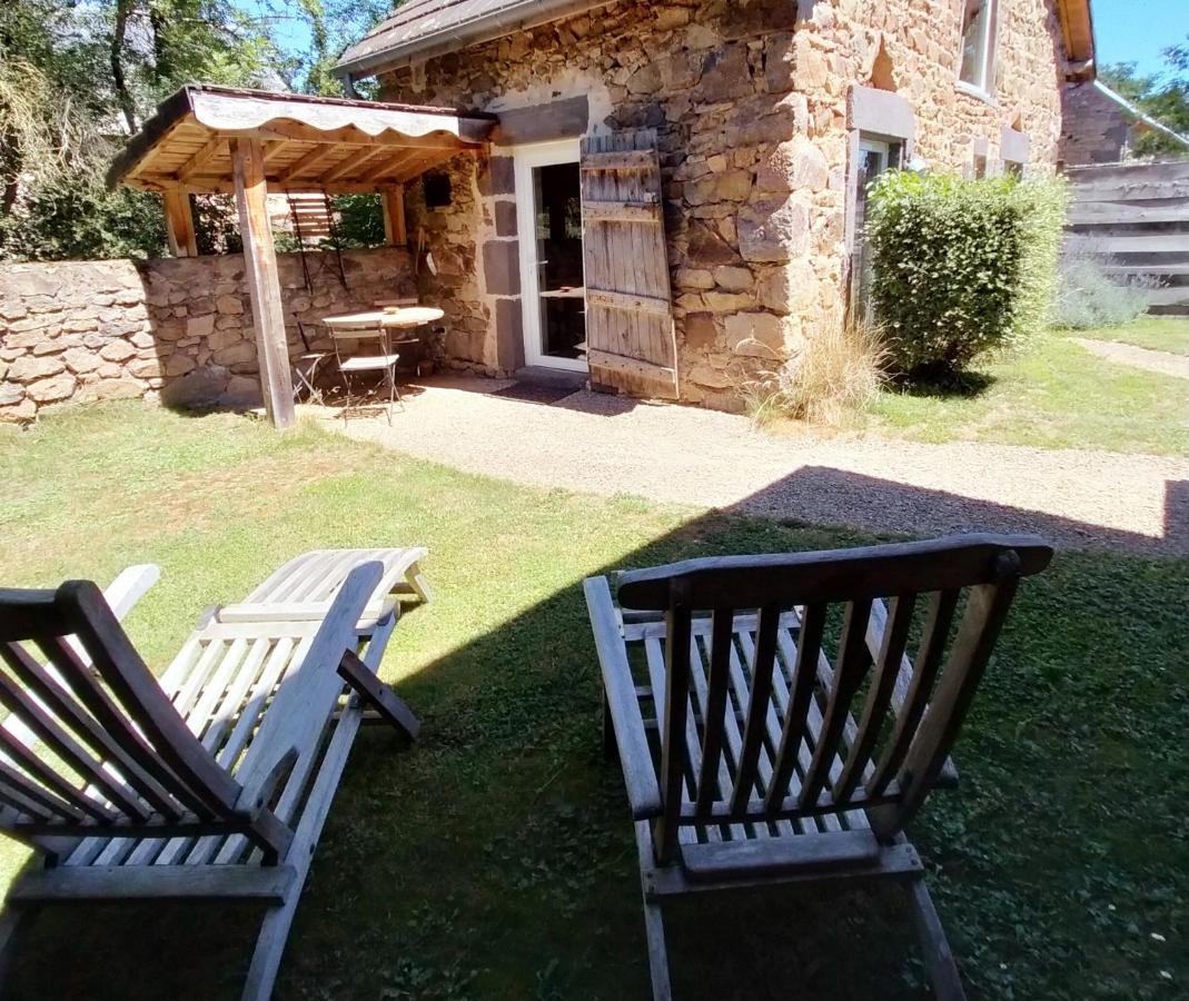 Suites De Campagne Les Eydieux, Petits Dejeuners Inclus Saint-Angel  Экстерьер фото