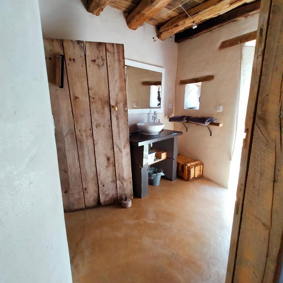 Suites De Campagne Les Eydieux, Petits Dejeuners Inclus Saint-Angel  Экстерьер фото