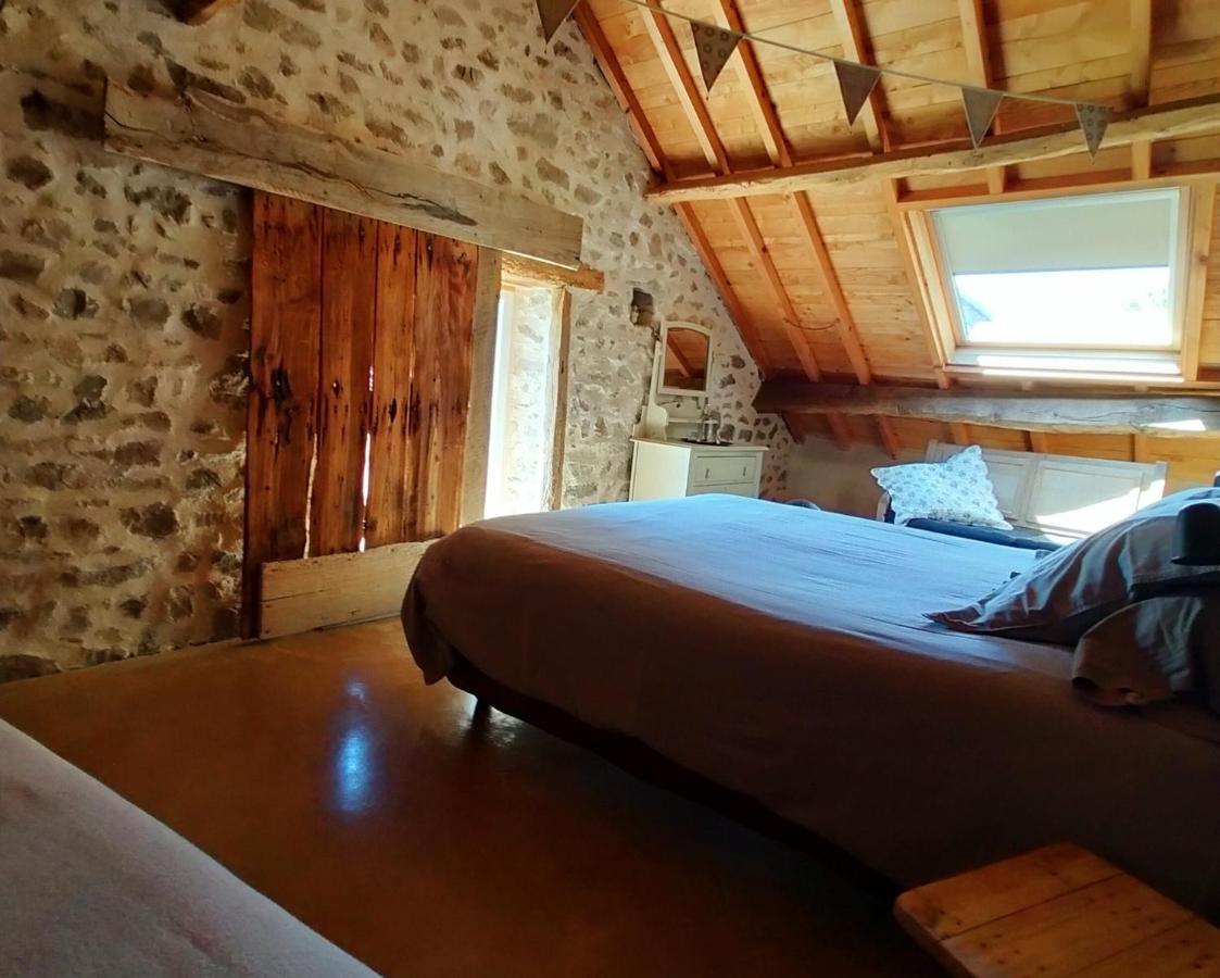 Suites De Campagne Les Eydieux, Petits Dejeuners Inclus Saint-Angel  Экстерьер фото