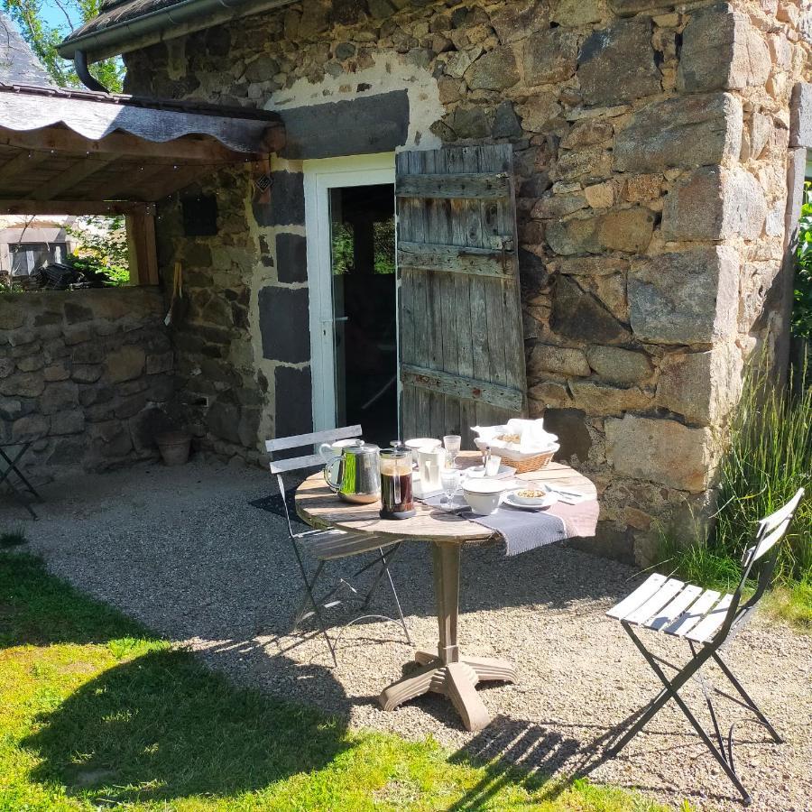 Suites De Campagne Les Eydieux, Petits Dejeuners Inclus Saint-Angel  Экстерьер фото